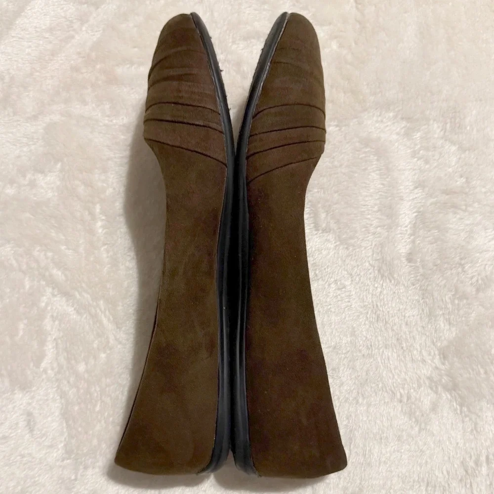 Hot Cakes Womens Brown Faux Suede Pleated Knot Round Toe Ballet Flats Size 9.5